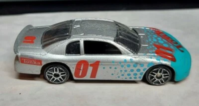 Maisto Tonka Chevrolet Monte Carlo Hasbro White Toy Race Car 2002 Number 01 C119 - Image 1 of 4