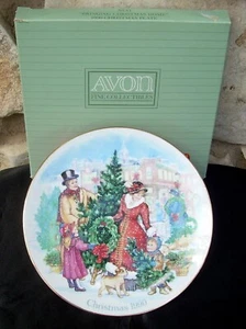 Avon Bringing Christmas Home 1990 Teller Familie Pflückbaum Neu im Karton - Bild 1 von 3