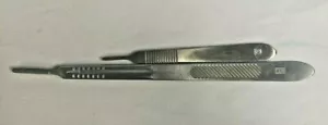 Lotto di 2 manici per coltelli Bard-Parker #4L e NovoSurgical G1238-14S #3 - Foto 1 di 9
