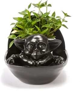 NEW- Baby Alien Succulent Planter, Beautiful Garden Handmade Star Flower Pot - Picture 1 of 7