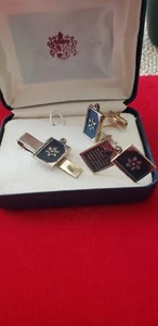 Gemelos y corbatas judíos vintage en tono dorado para hombre libros de 10 mandamientos  - Imagen 1 de 4