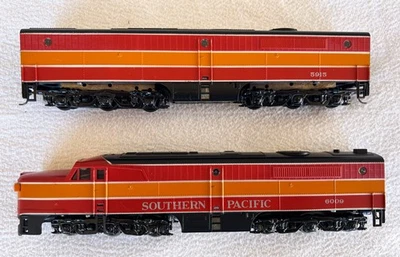 Athearn Southern Pacific Daylight Alcos A-B Units - Image 1 of 4