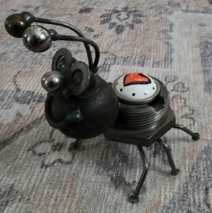 Love Bug Heart Insect Metal Steel Sculpture Figurine Home Decor Creature - Picture 1 of 14