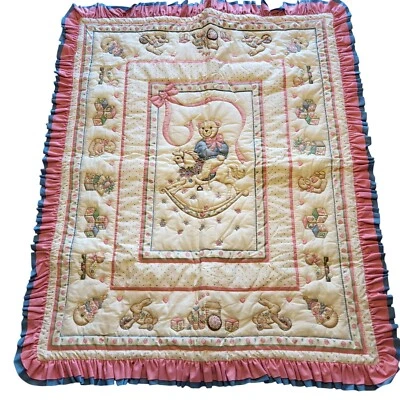 Edredón hecho a mano para bebé colgante de pared caballo mecedor oso de peluche cuna manta volantes Foto 1 de 4