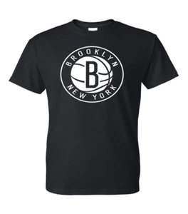 T-shirt Brooklyn Nets logo BKLN - taglie S-5XL e bambini giovani - Foto 1 di 30