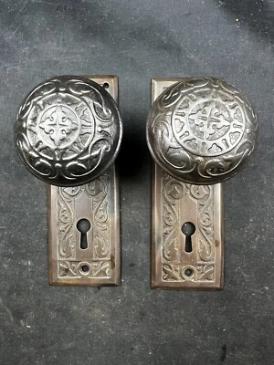 Penn Hardware Magnolia Pattern Door Knobs, Plates , Mortise Passage Set H-26700 - Image 1 of 4