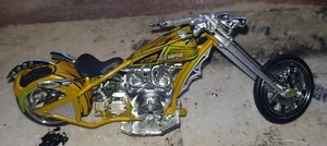 1:18 OCC-Chopper (Dixie-Bike) von der Serie Orange-County-Chopper, in Gold/Gelb - Bild 1 von 7