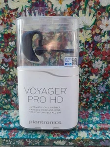 Casque Plantronics Poly Voyager PRO Bluetooth Noir Clip Anti Bruit Neuf - Photo 1 sur 7