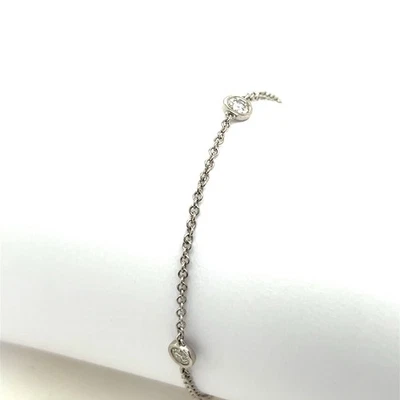 18ct White Gold Bracelet Set With 3 Round Brilliant Diamonds - Image 1 of 4