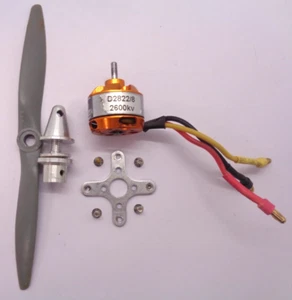 DYS Brushless motor D2822/8 2600kv GOOD CONDITION + CROSSMOUNT PROP + PROPDRIVER - Picture 1 of 3
