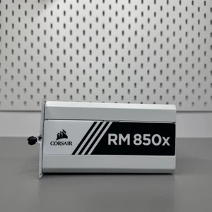 Corsair RM 850x Netzteil (PSU) weiß - Bild 1 von 6