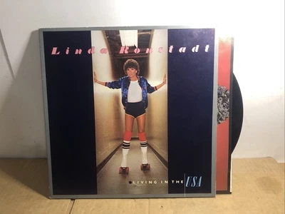 NICE NM Linda Ronstadt Living In The USA 6E-155 LP 12in Vinyl Record Album - Image 1 of 4
