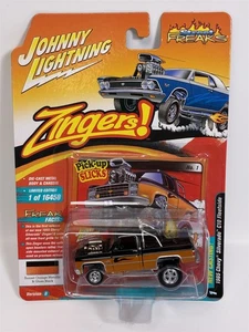 1985 Chevy Silverado C10 Fleetside Arancione Nero 1:64 Johnny Lightning JLSF023 - Foto 1 di 4