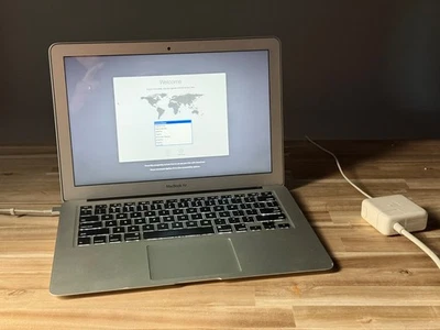 MacBook Air (середина 2012 года) 13 дюймов 1,8 ГГц i5, 8 ГБ RAM, твердотельный накопитель 500 ГБ - Изображение 1 из 4