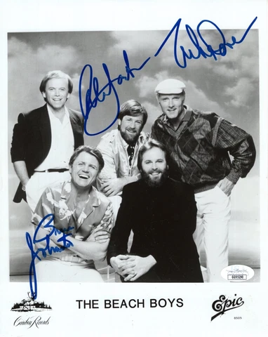 BEACH BOYS HAND SIGNED 8x10 GROUP PHOTO     MIKE LOVE+AL JARDINE+JOHNSTON    JSA Cover