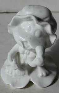 Frog Telephone Figurine Frog Bonnet Lily Pad All White Bone China Made in Taiwan - Picture 1 of 1
