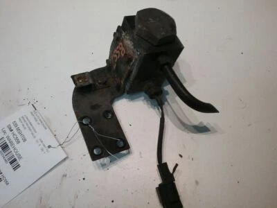 Válvula dosificadora de frenos Mitsubishi Fuso Fe125 2008 Mitsubishi Fuso Fe125 Foto 1 de 3