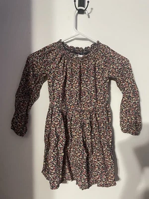 🌸 Carter's Girls 黑色花卉图案连衣裙 尺寸 6-6x — 第 1/4 张图片