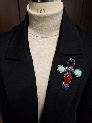 Chanel Gripoix Brooch Women Accessories Authentic Engraved Pendants Women - Image 1 of 4