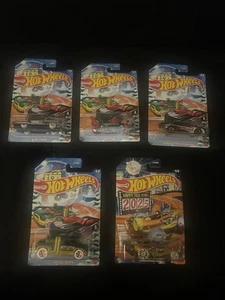 Hot Wheels 2024 Christmas & 2025 New Year Holiday Cars 1:64 Diecast Set of 5 - Picture 1 of 9