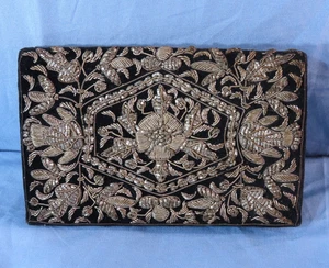 Vintage Zari Zardozi VERBLASSTE GOLD- & SILBERDRAHTSTICKEREI schwarzer Samt Clutch PERSISCH - Bild 1 von 9