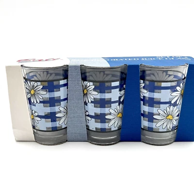 NUEVO Juego de vasos de jugo vintage años 70 4" azul margarita a cuadros/3 kig Indonesia vajilla Foto 1 de 4