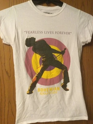Bohemian Rhapsody - "Fearless Lives Forever" - Camisa Blanca - Damas - M Foto 1 de 3
