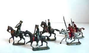 LOT DE SOLDATS ANCIENS CBG CAVALIERS (Ht 25/35 mm) - PLOMB PEINT BON ÉTAT - Imagen 1 de 8