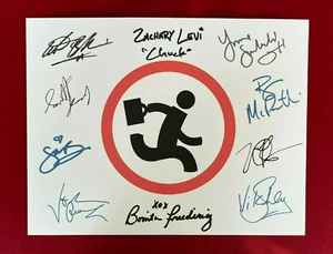 Tarjeta de título Chuck ""Nerd Herd"" fundida- firmada- 8,5x11- reimpresiones de autógrafos - Imagen 1 de 6