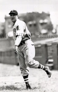 Vintage Photo 1 - Boston Braves - Ed Bromilt - Picture 1 of 2