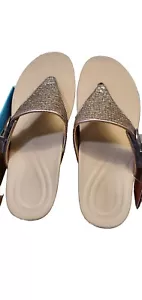 Aetrex® Kate silber FW106 Tanga Keilabsatz Sandale Größe 9-9,5 - Bild 1 von 2