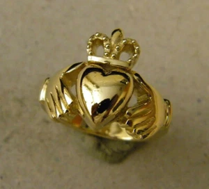 Lady's Women's Solid Yellow Gold Plated Irish Heart Claddagh Ring Band Size 7 - Picture 1 of 4