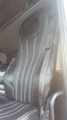 Sitzbezüge komplett Eco Leder Sitzfläche perforiert mit Stickern passend für DAF - Bild 1 von 4