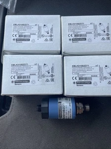 Telemecanique XLMK010B2D71 Pressure Transmitter - Picture 1 of 4