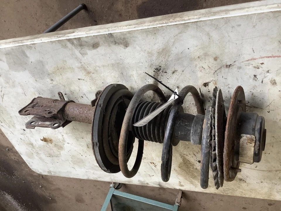 Левая передняя стойка водителя подходит для 01–07 CARAVAN 342115 - Изображение 1 из 4