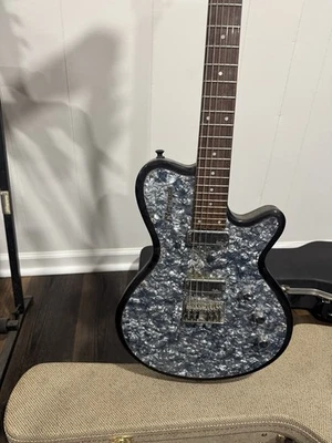 Electric Guitar Godin Radiator Black Onyx Maple Neck with Genuine Gig Bag - Image 1 of 4