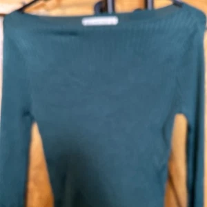 Abercrombie Fitch Small Green Ribbed Long Sleeve Top - Picture 1 of 8
