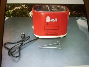 The Original Peanuts, Snoopy Hot Dog Toaster & Hot Dog Bun Warmer - Picture 1 of 7