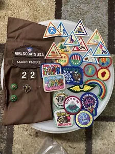 Faja de colección Girl Scout con 25+ parches e insignias de exploración vintage años 90 - Imagen 1 de 9