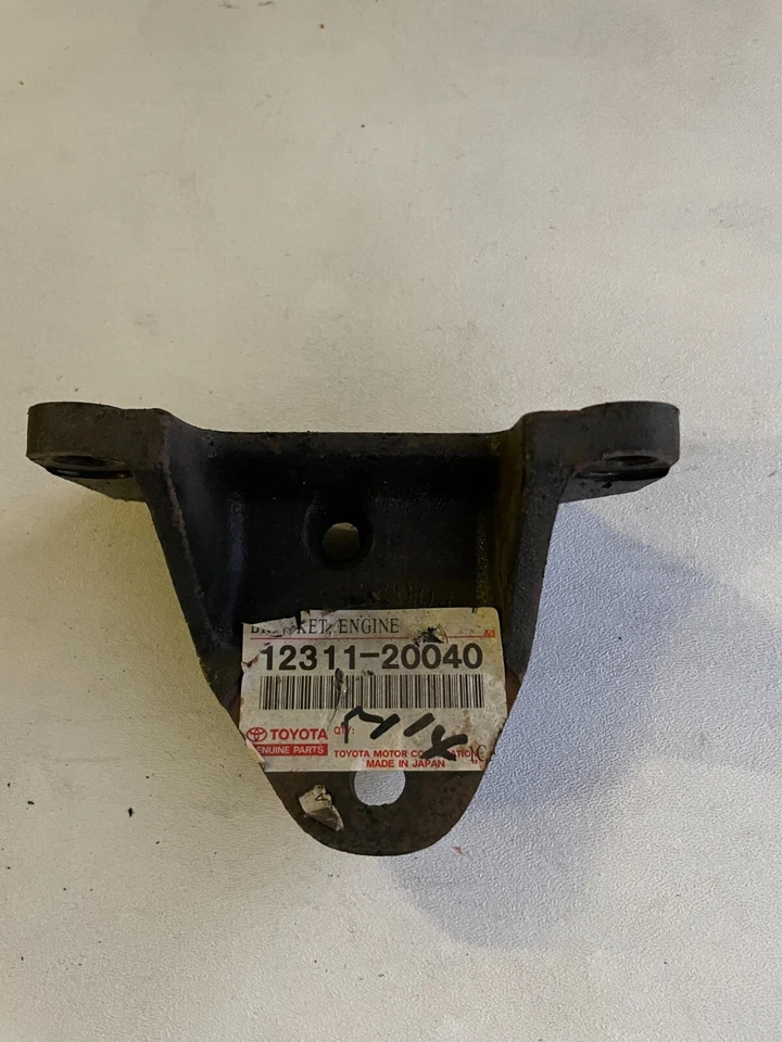 Genuine Front Engine Mount Bracket For Toyota Camry Avalon Sienna Solara ES300 - Image 1 of 1
