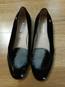 Venettini Vera Pelle Hand Made Glossy Black Pompom Slip On Flats Shoes 35 US 5 - Picture 1 of 11