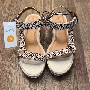 Universal Thread Bree Espadrille, 1” Plateau, 2” Absatz, Größe 5, Neu im Karton - Bild 1 von 8
