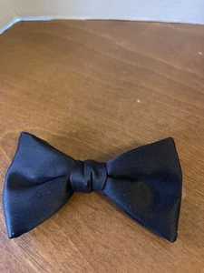 Vintage Black Royal Rust Resistant Clip On Bow Tie - Picture 1 of 2