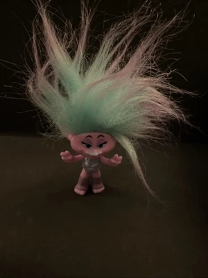 DreamWorks Trolls MINI Troll Figura Muñeca Verde/Rosa Pelo con Brillo Rosa W1 Foto 1 de 3