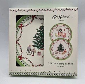 2 Cath Kidston Christmas Doll House Set of Side Plates New boxed Dollhouse - Foto 1 di 4