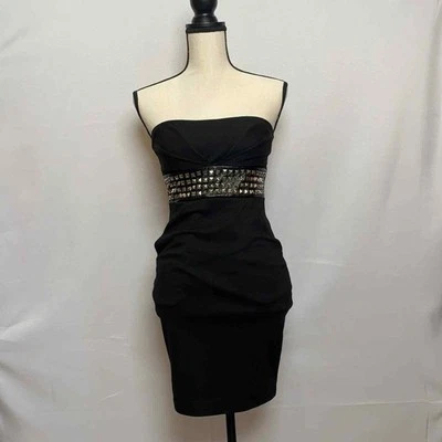 Mini Vestido Tubo Sin Tirantes The Wish Collection con Ojales Rocker Negro Pequeño Foto 1 de 4