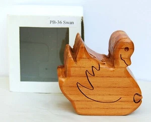 Caja de baratijas rompecabezas cisne de madera hecha a mano con compartimento secreto - Imagen 1 de 13