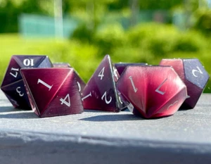 Dragon's Pink Cats Eye - 7 piezas Piedras preciosas semipreciosas DND RPG 5e Juego de dados - Imagen 1 de 4