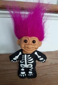 Russ Halloween Troll Muñeca Skelton Disfraz Pelo Fucsia - Imagen 1 de 7