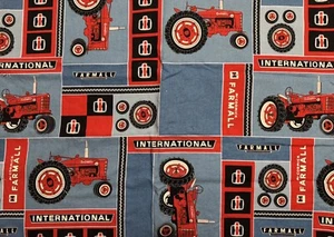 Cranston Village McCormick Farmall International Traktor Druck Baumwolle 1 Yard - Bild 1 von 2